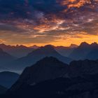 kurz vor Sonnenaufgang über den Dolomiten