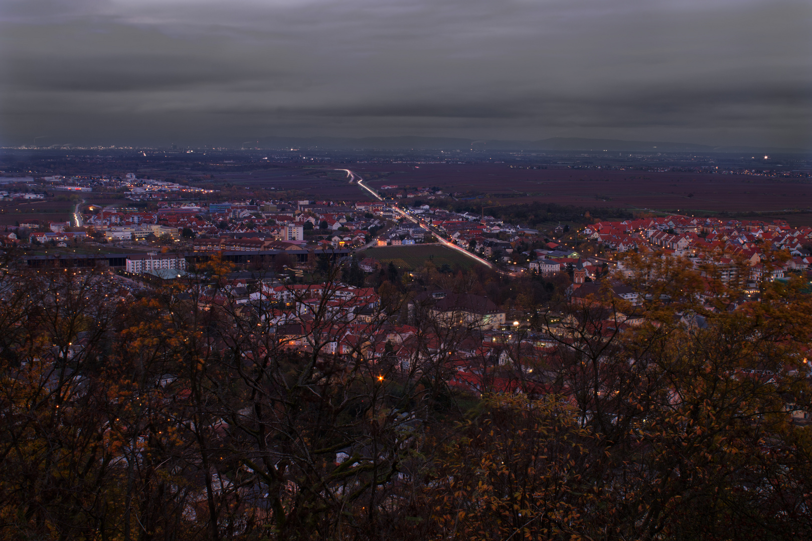 Kurz vor Sonnenuntergang über Bad Dürkheim