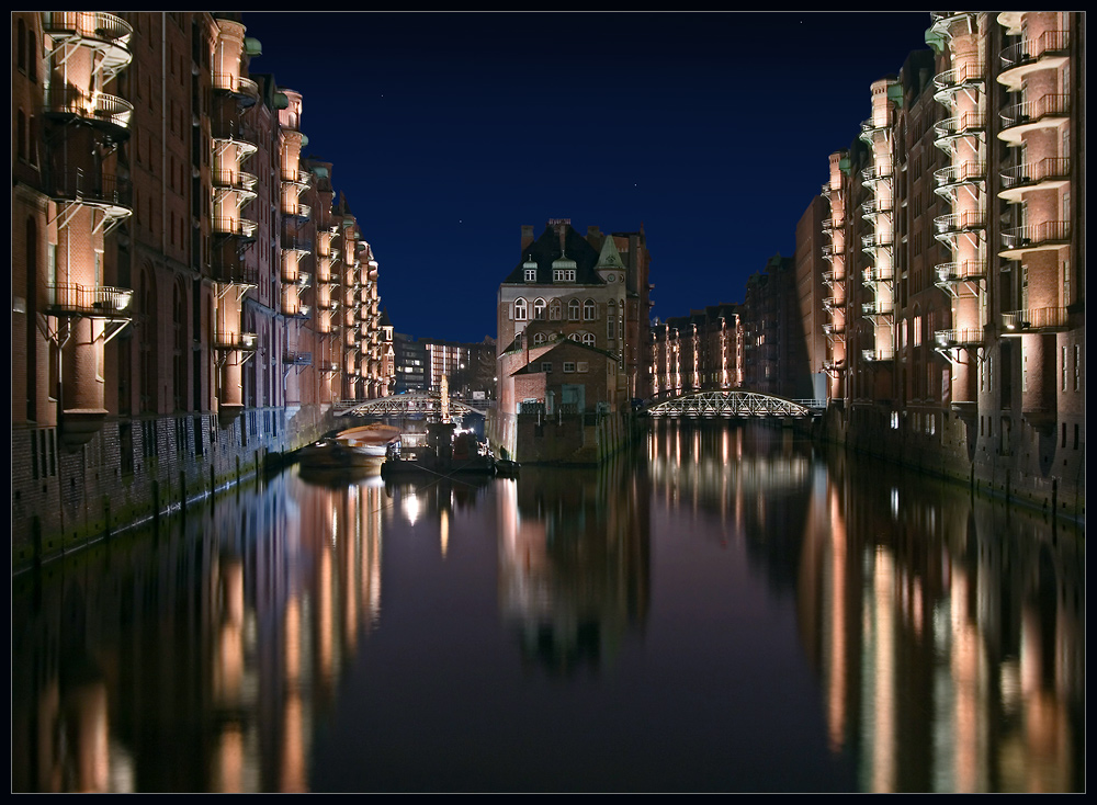 Kurzbesuch in Hamburg - Speicherstadt bei Nacht