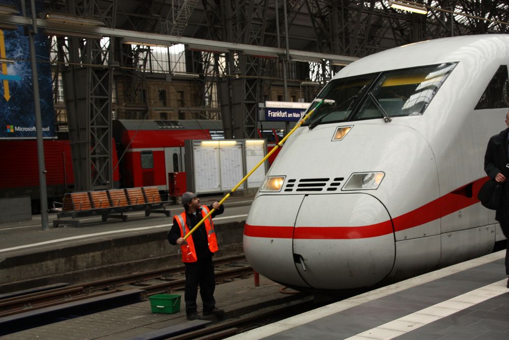 Kurze PAUSE im FRANKFURTER HBF