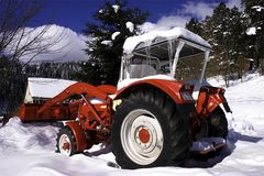 Kurze Wintergeschichte des Traktors auf Schwäbisch