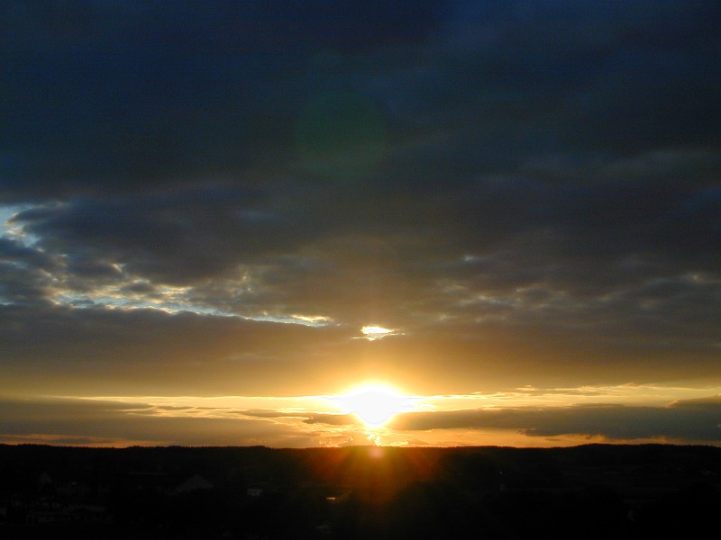 Kurzer Sonnenblick vor dem Untergang