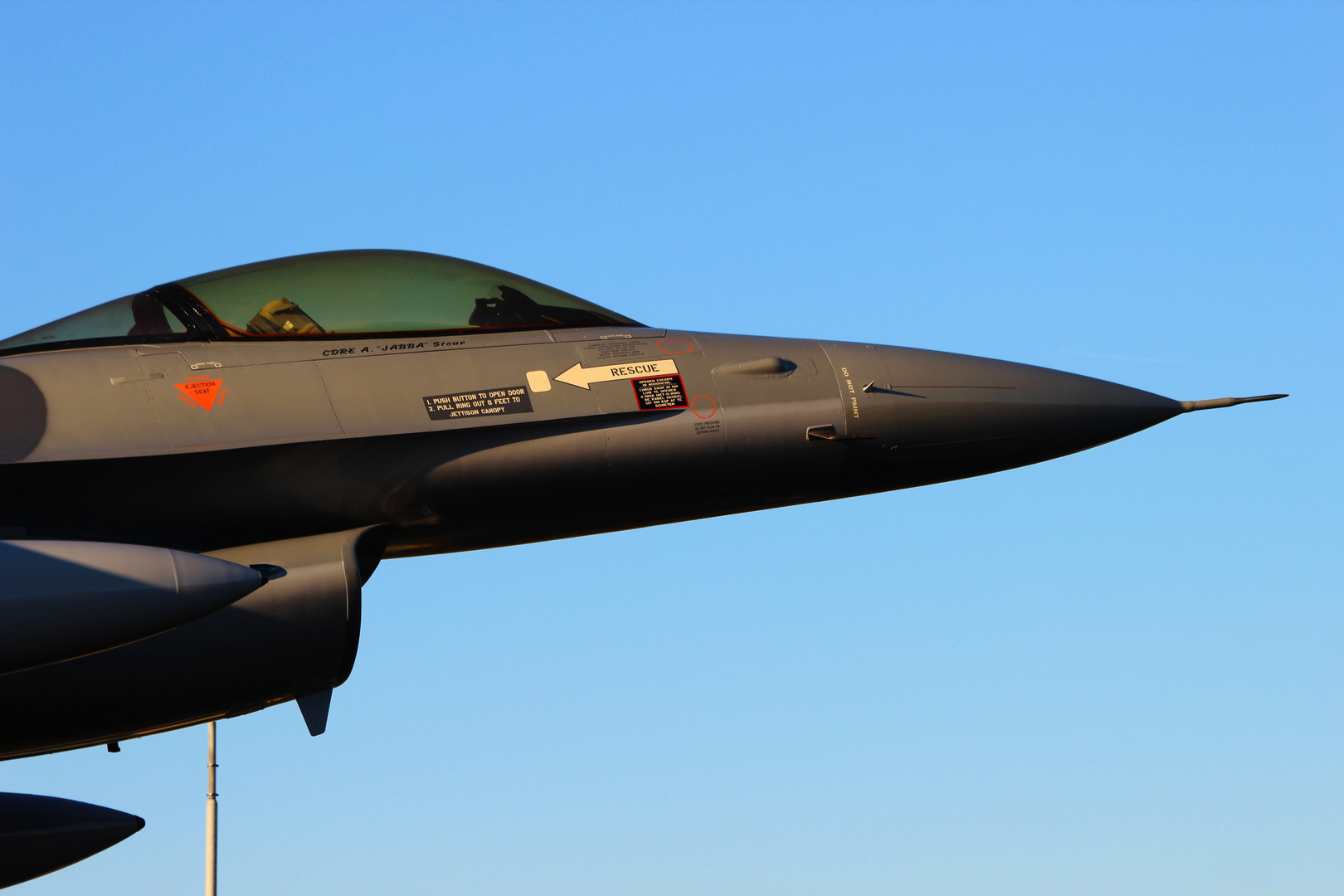 Kurzer Stop @ Volkel AB Neues F16 Monument Foto & Bild ...