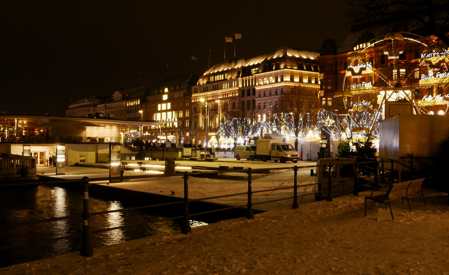 Kurztrip nach Hamburg im Schnee - Der Weihnachtsmarkt an der Alster