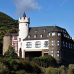 Kurzurlaub 2021 an der Mosel - Schiffsausflug nach Koblenz: Die Oberburg von Kobern-Gondorf