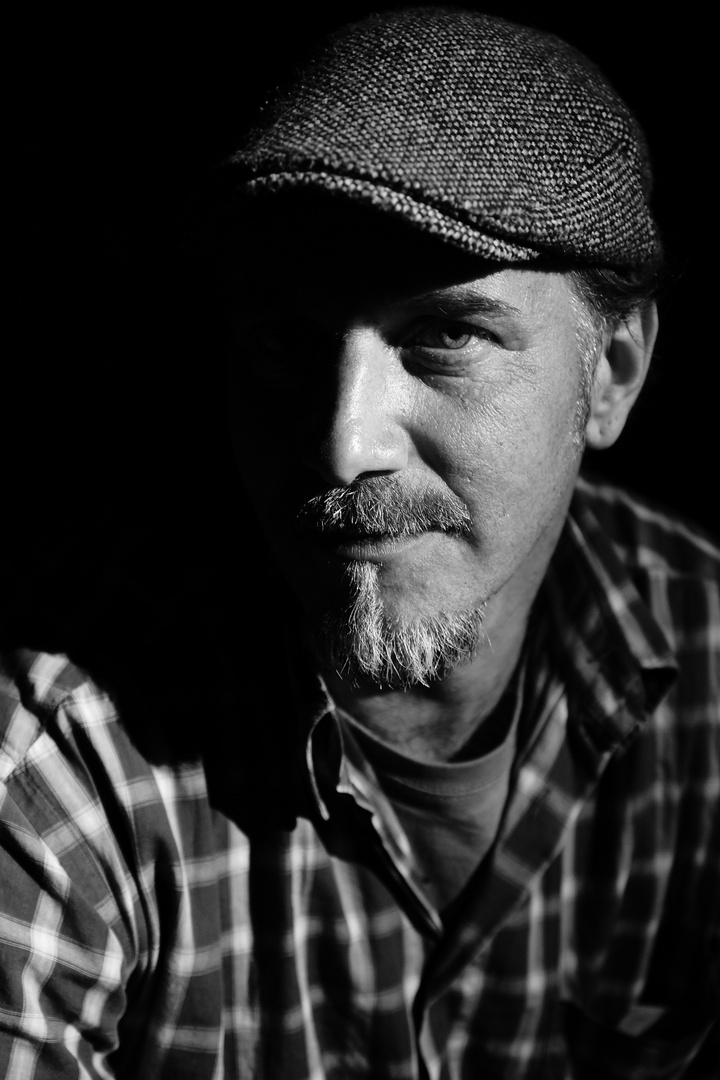 Kurzwelle; Streetlight Band Portrait #4; Wolfgang- Singer/ Guitar