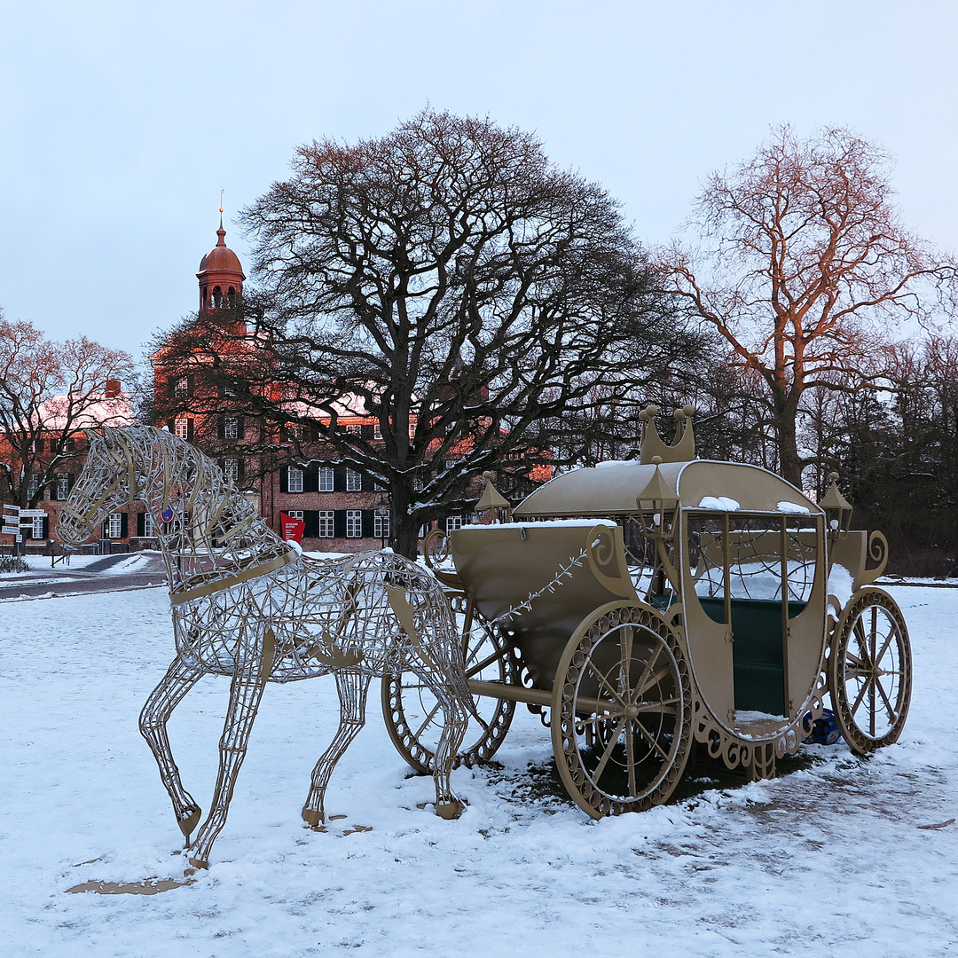 Kutsche vor dem Schloss Eutin