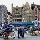 Kutschen am Marktplatz in Brügge