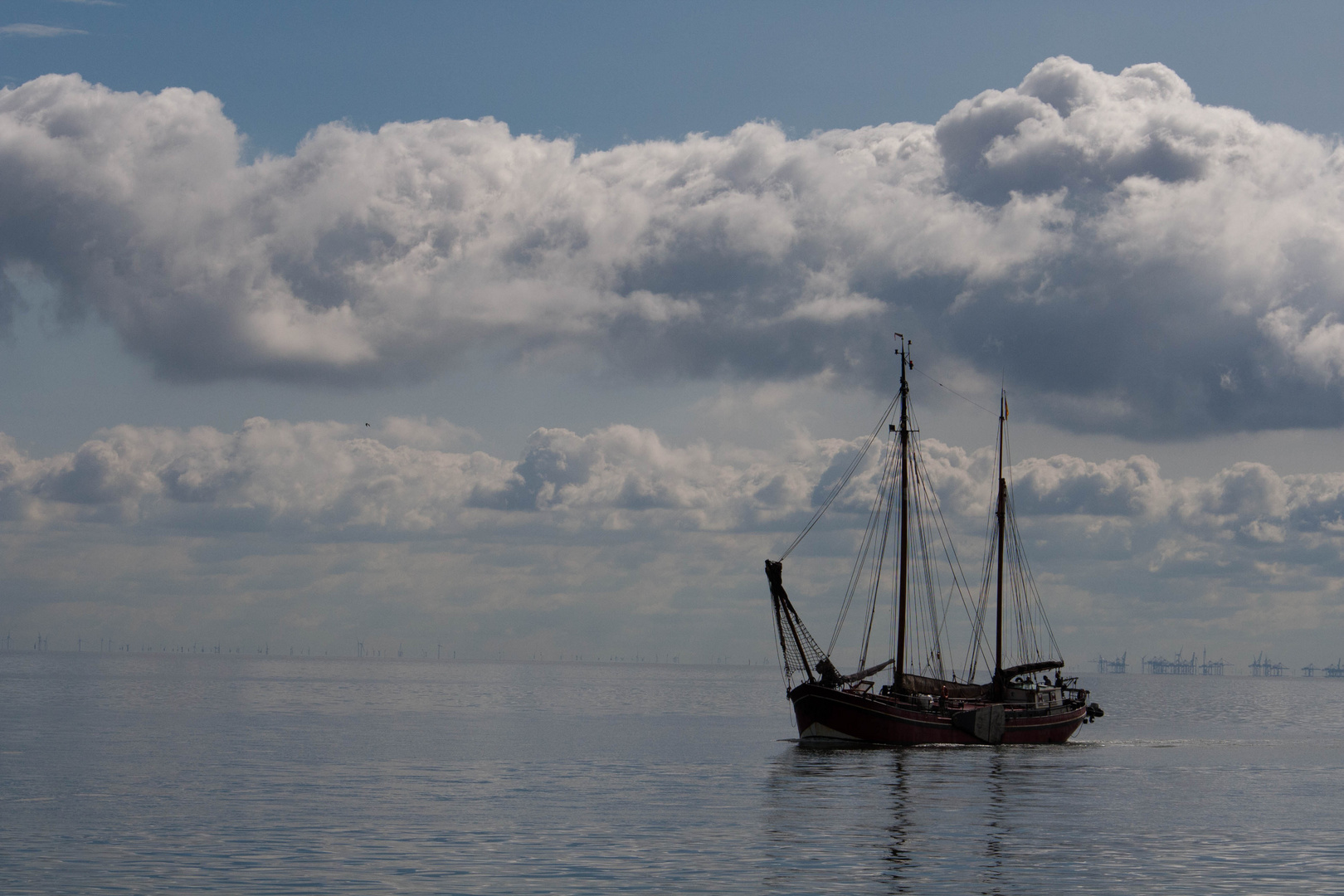 Kutter auf der Nordsee bei Hooksiel