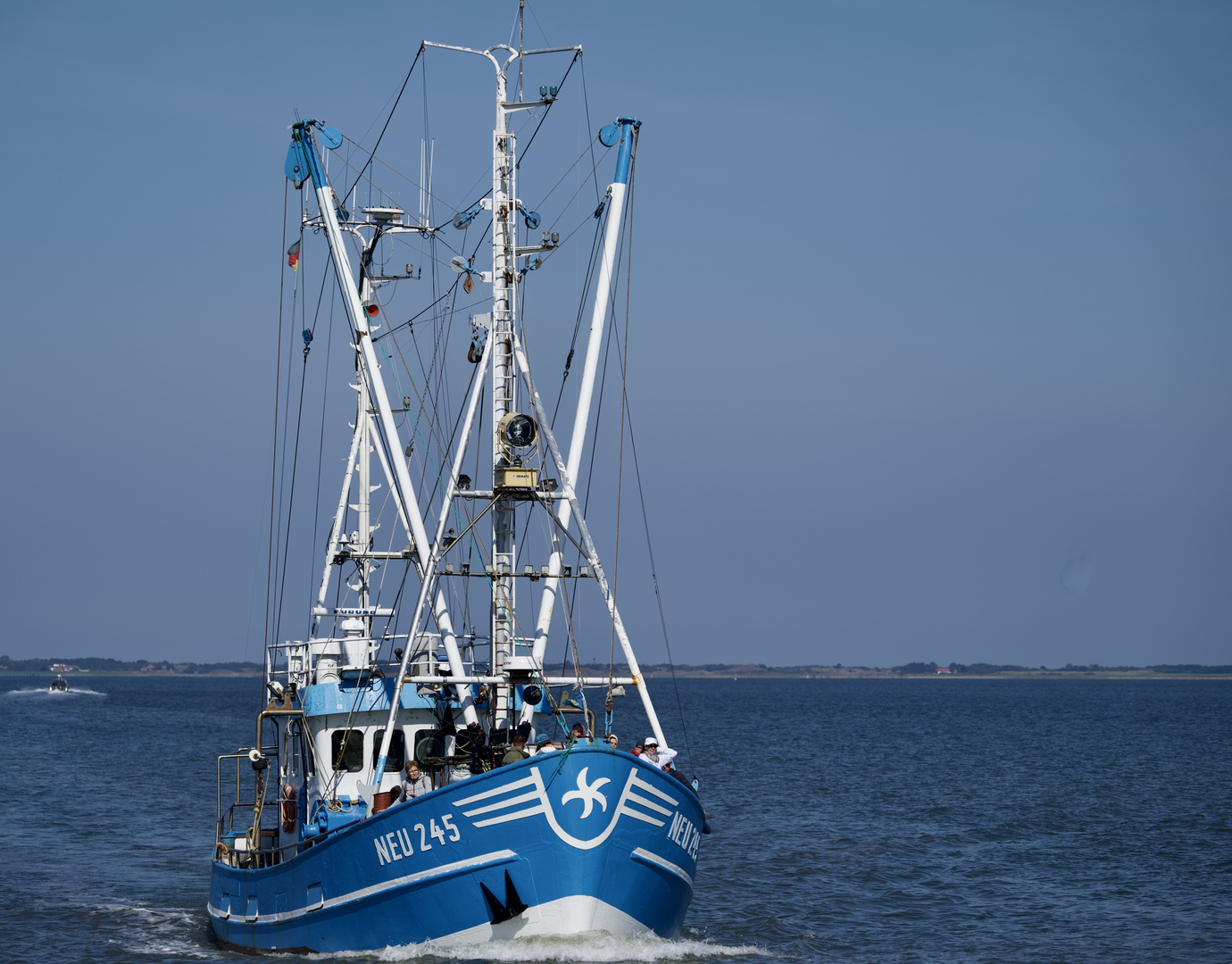 Kutter vor Neuharlingersiel