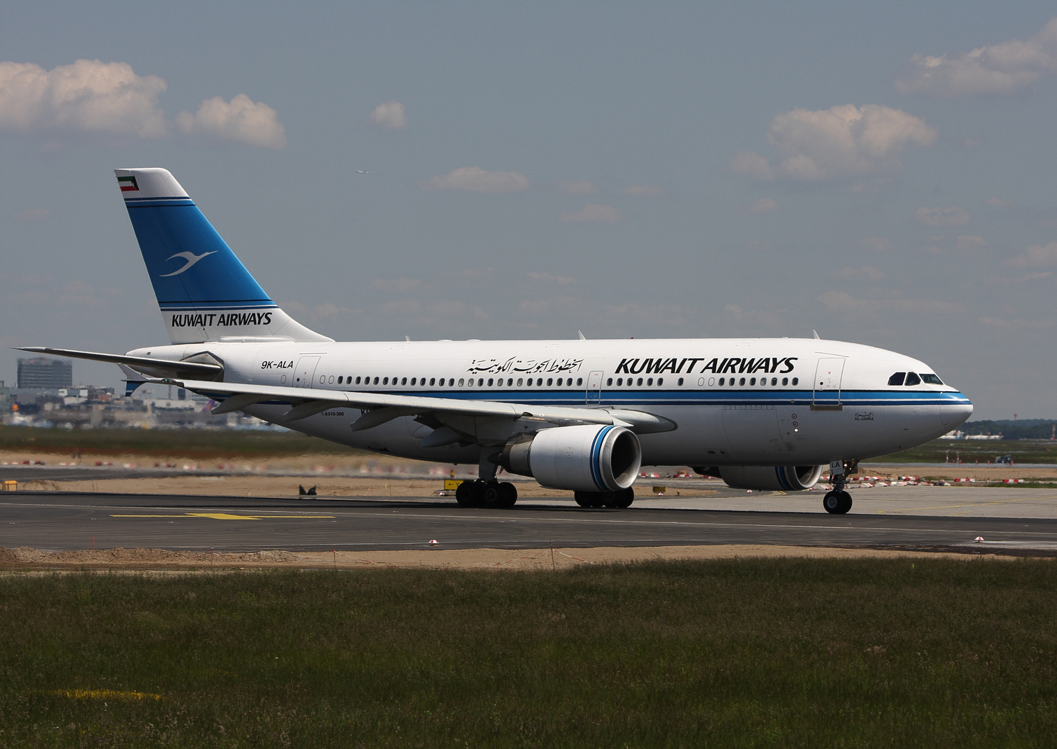 Kuwait Airways A 310-300...