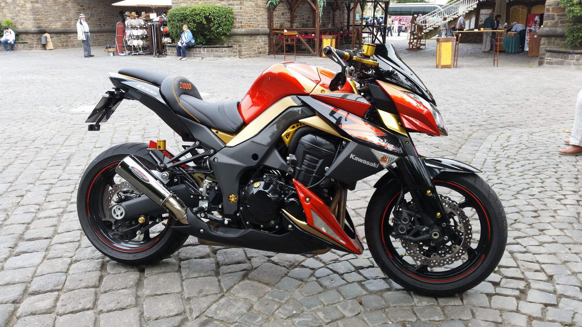 Kwasaki Z1000 "Wild Bee" Costumizeprojekt