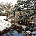 Kyoto: Tempelanlage im Schnee (MW 1997/2 - jg)