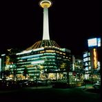 Kyoto Tower bei Nacht