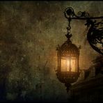 ... l a n t e r n l i g h t ...