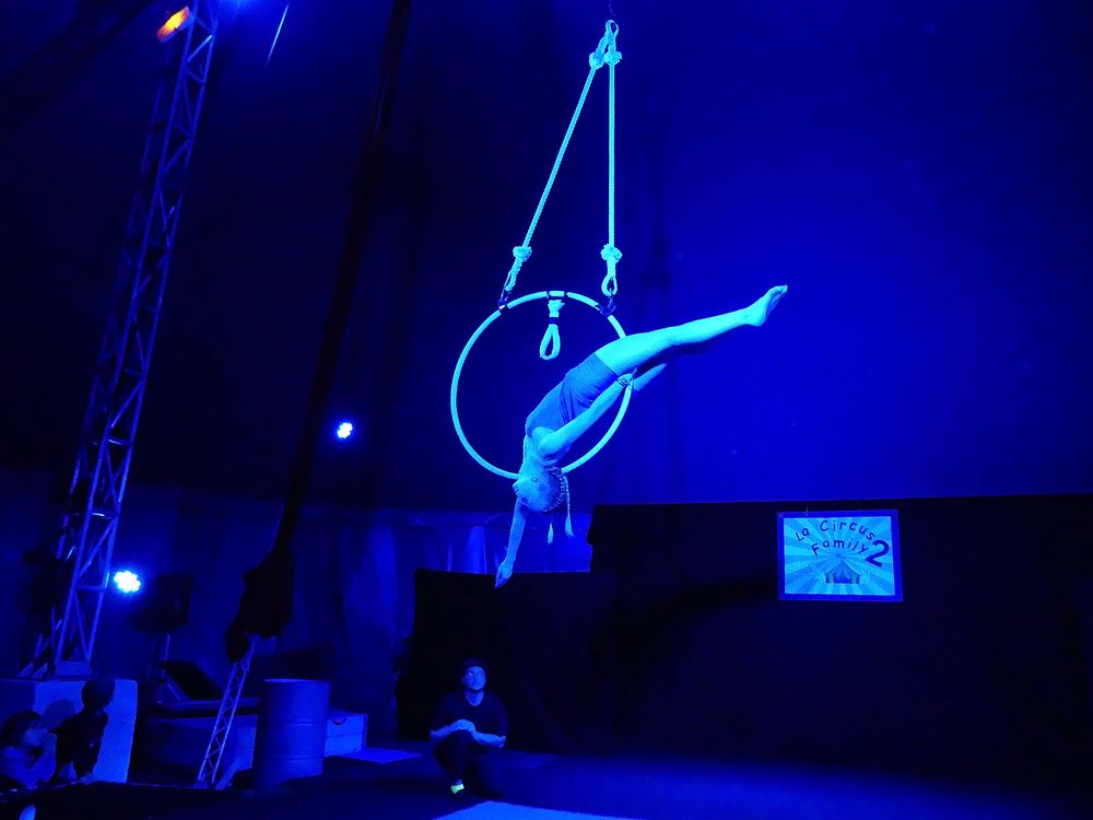 L' ACROBATE