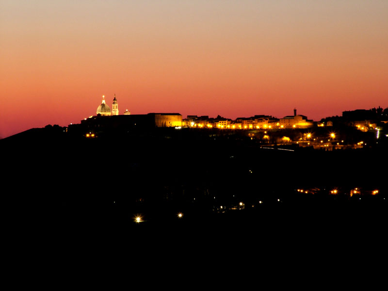 L' Alba a Loreto . . .