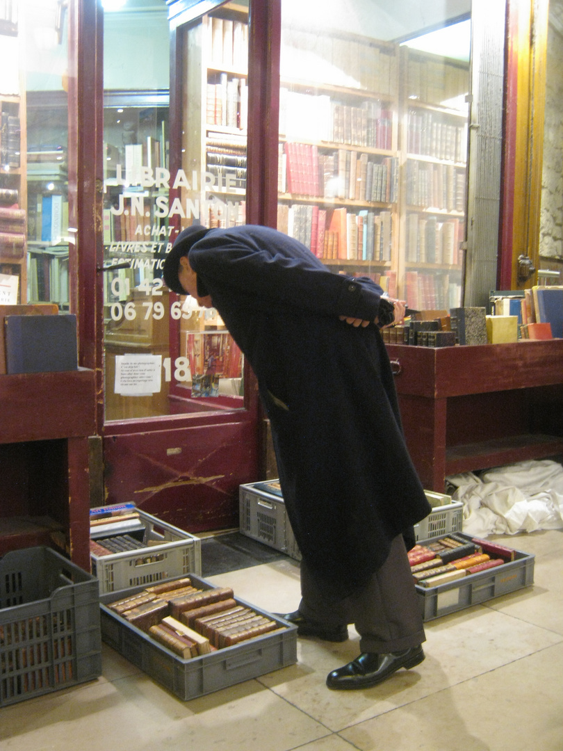 L 'amoureux des livres ... Passage Verdeau Paris IX arr