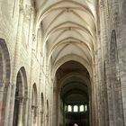 L ' ENVOLEE ROMANE DES VOUTES DE l 'ABBAYE DE SAINT BENOIT SUR LOIRE