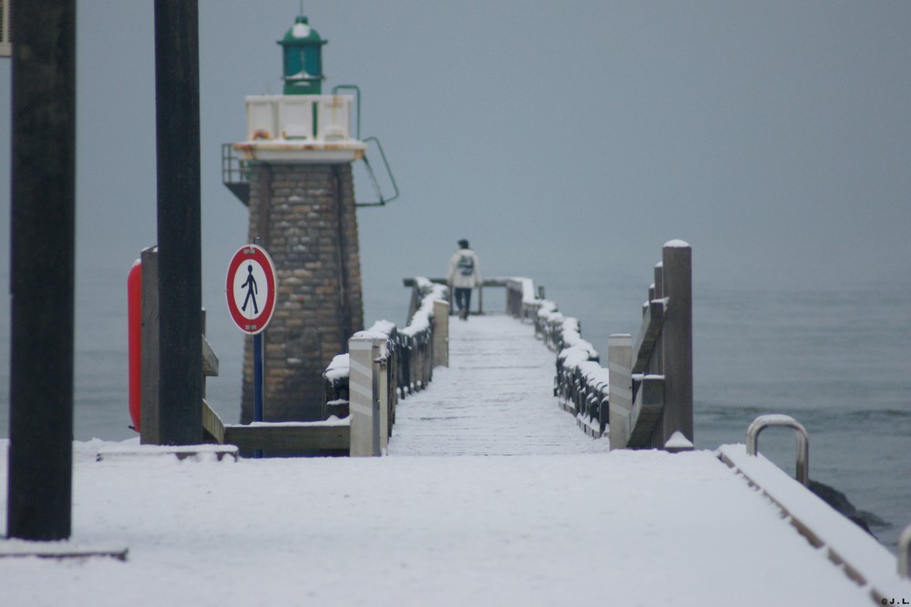 L ' ESTACADE E CAPBRETON (40)SOUS LA NEIGE