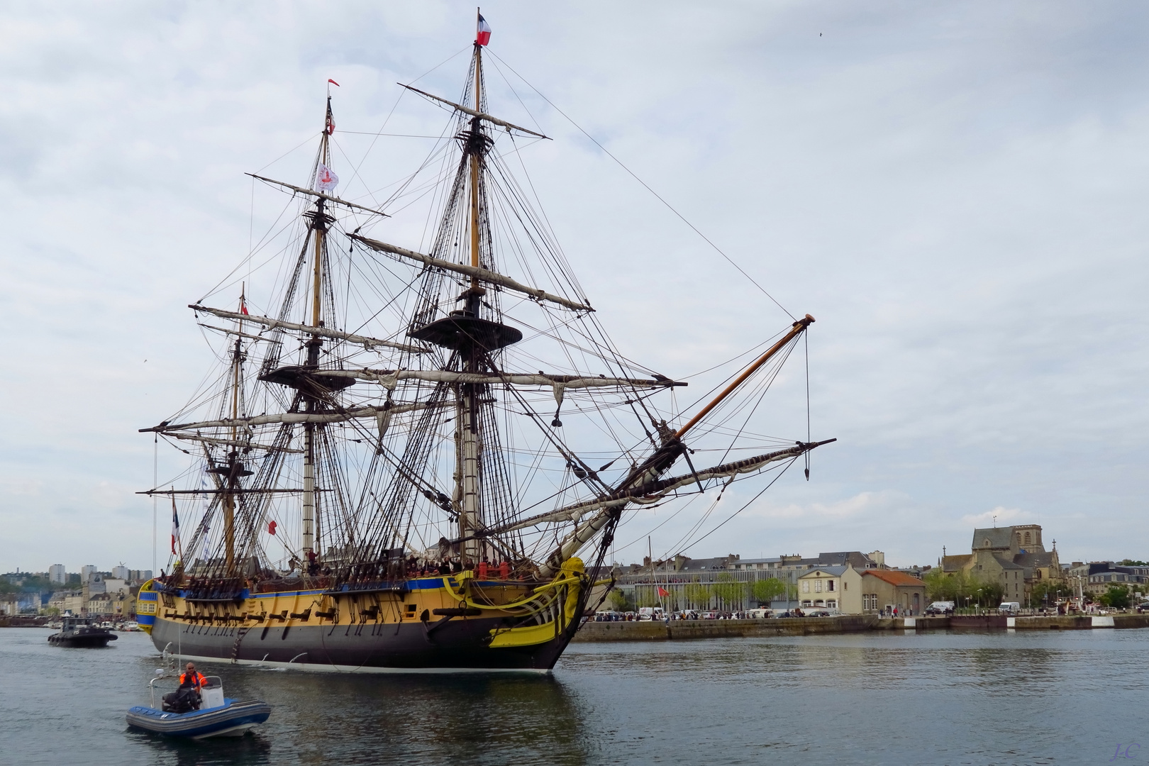 " L' HERMIONE "