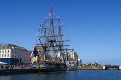 " L' HERMIONE "