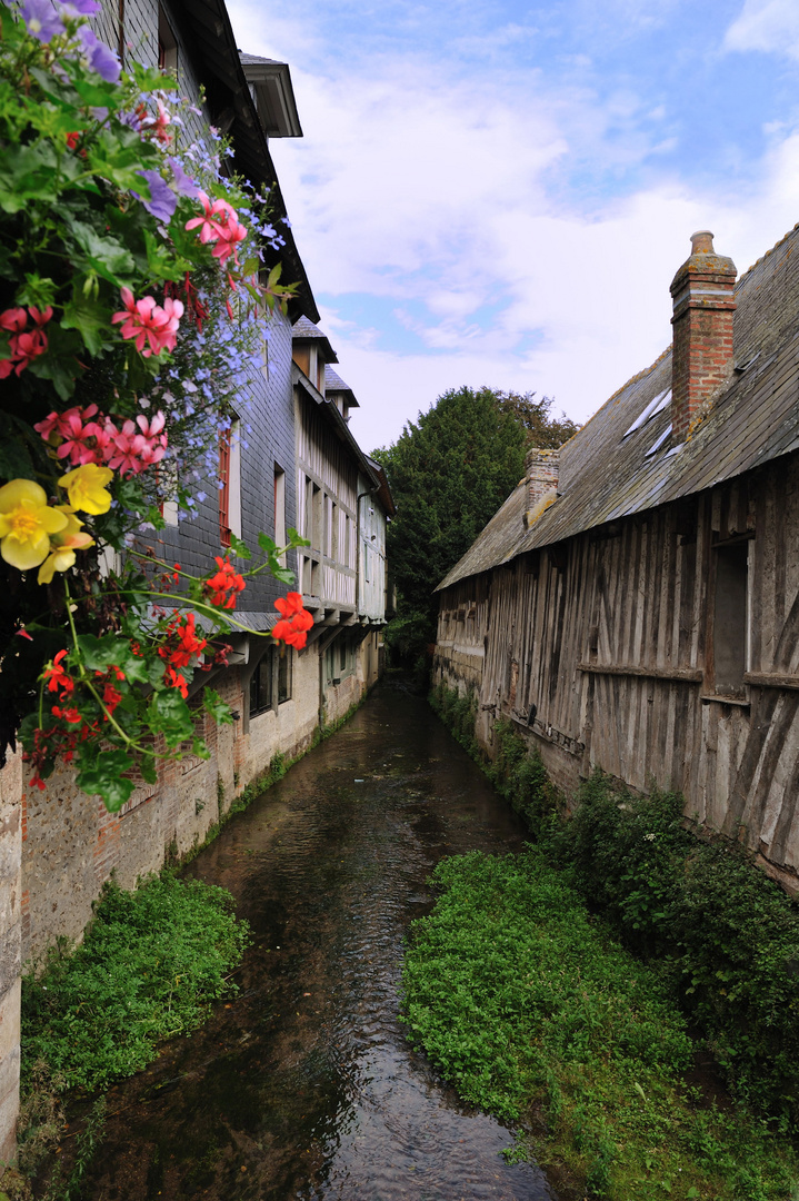 L' Yvie, Pont L'Evêque