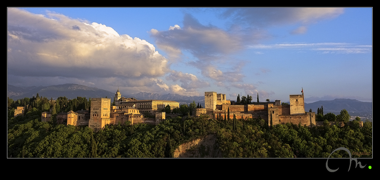 La Alhambra... bajo los últimos rayos de sol del día