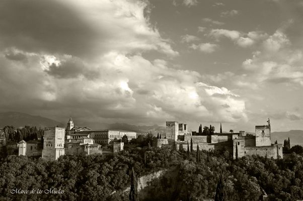 ...la Alhambra de Granada....en BN...