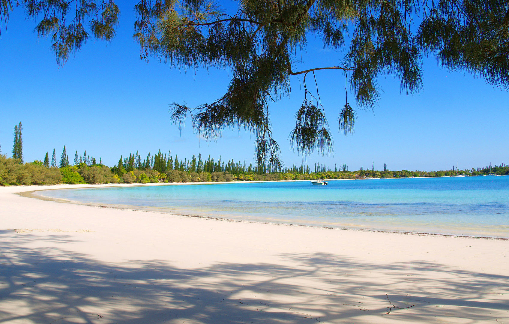 La baie de Kuto  -  Île des Pins, Nouvelle-Calédonie