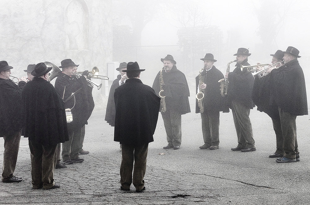 LA BANDA E LA NEBBIA