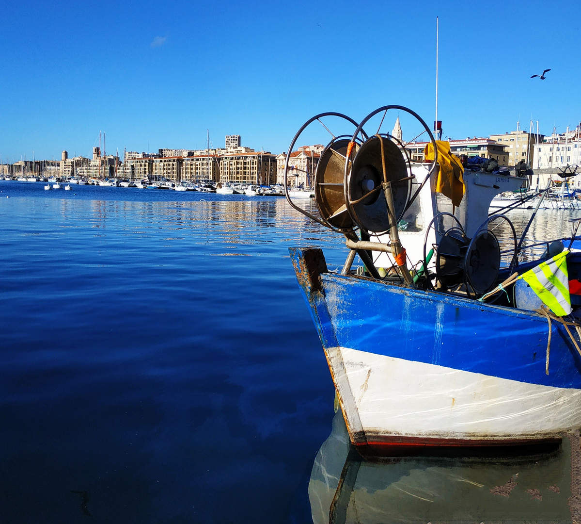 La barque au fanion