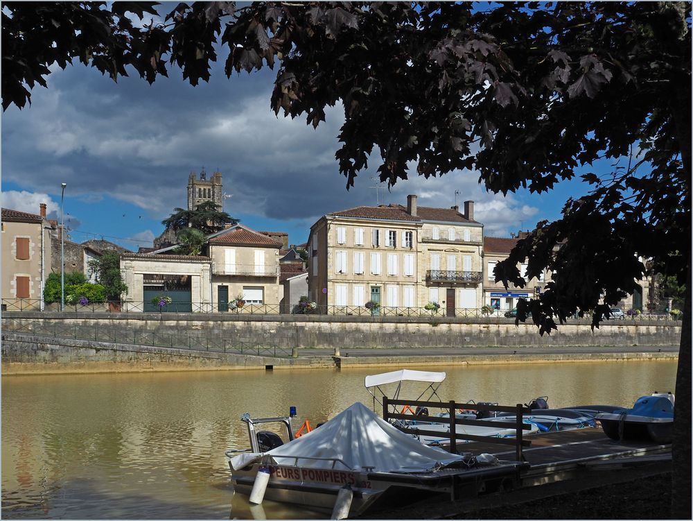 La Baïse et le clocher de la Cathédrale