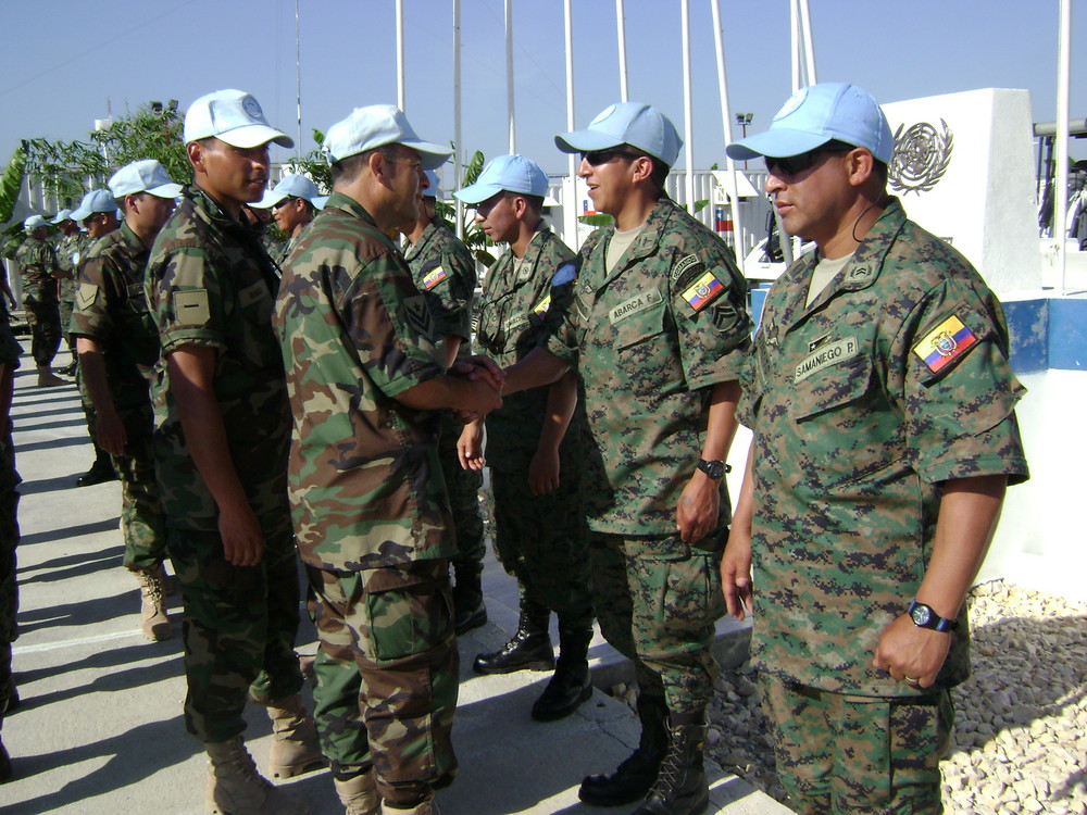 LA BIEVENIDA POR PARTE DEL ELEMENTOS DEL EJERCITO DE CHILE