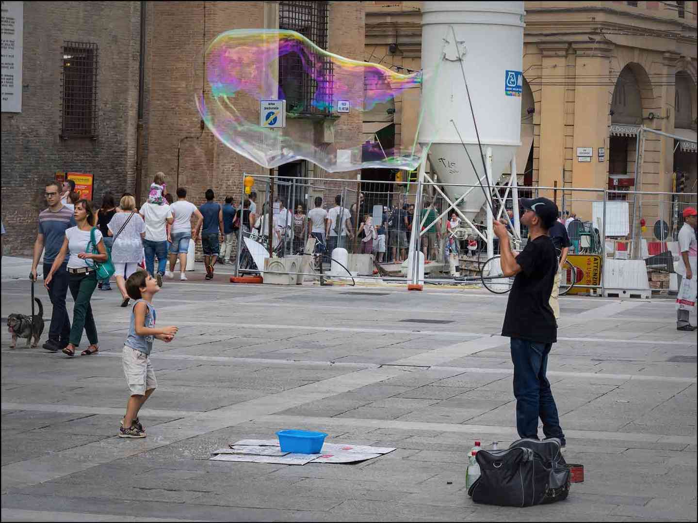 La bolla di sapone a Bologna