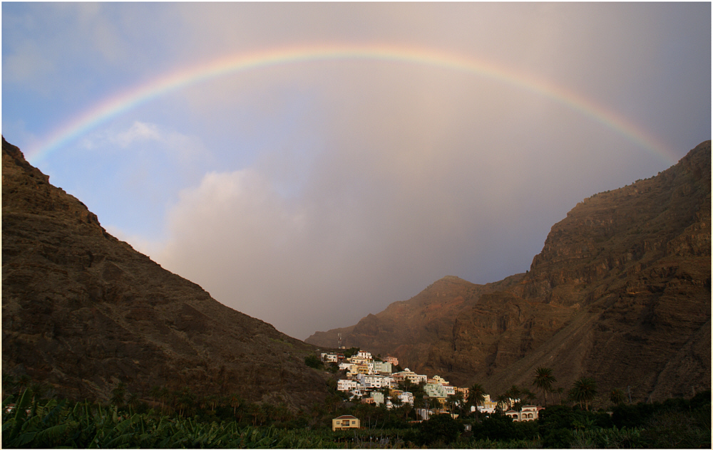 La Calera mit Regenbogen