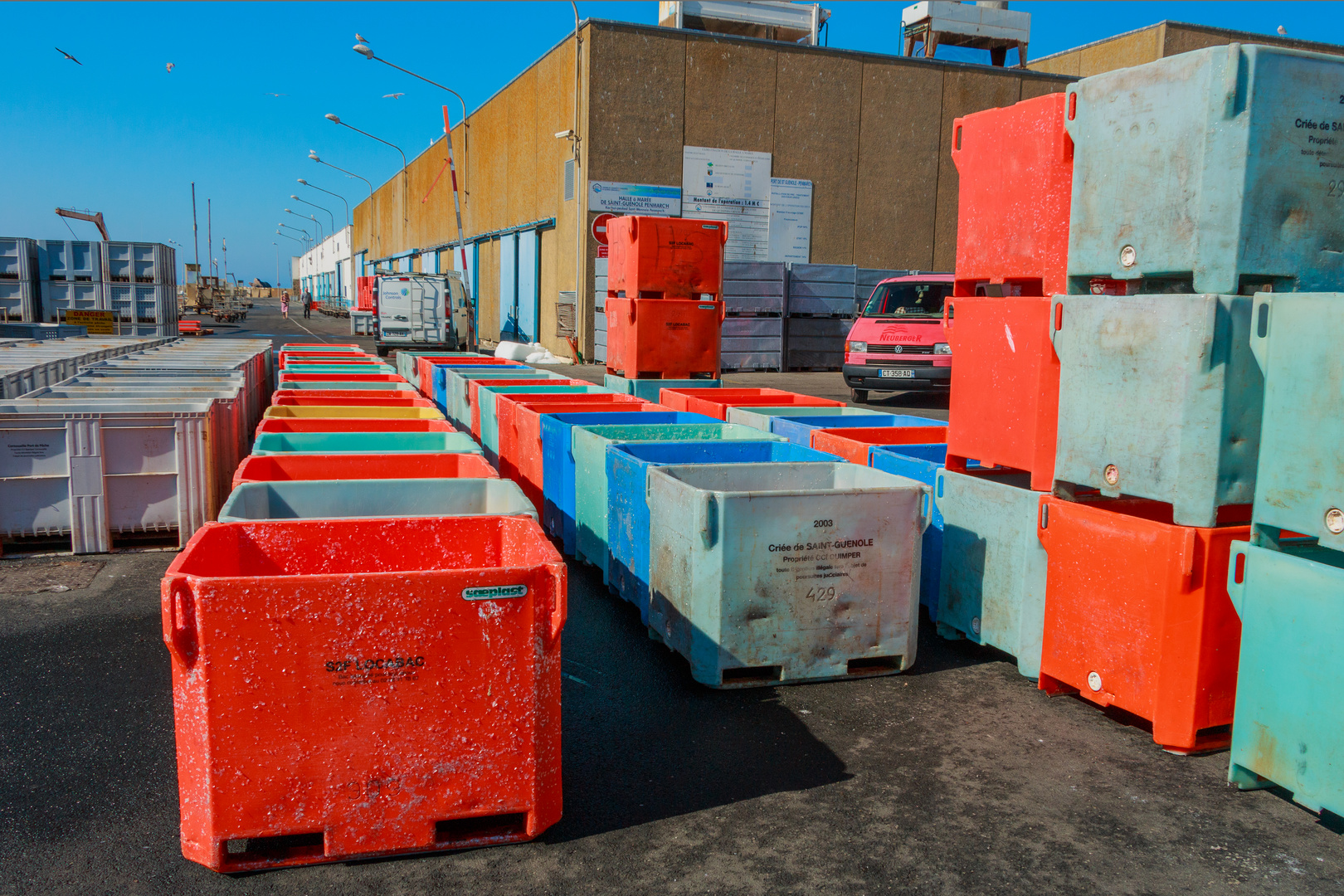 La camionnettte rouge en embuscade