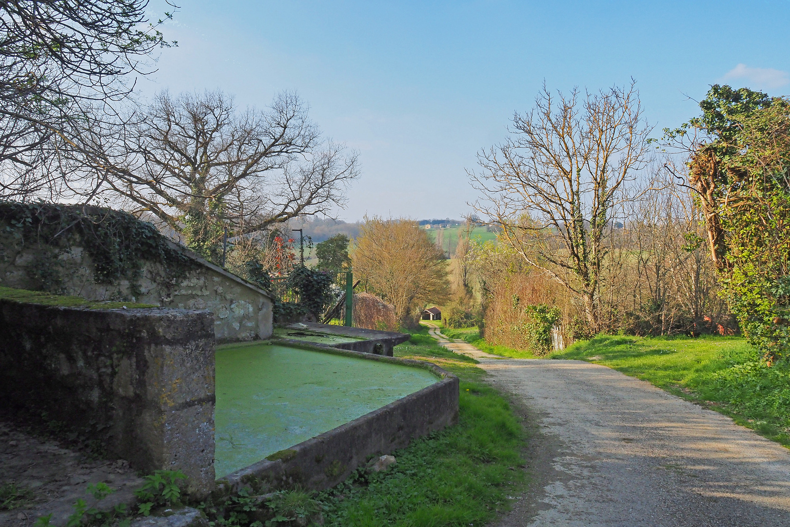 La campagne près du lavoir…