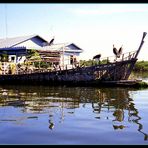 La casa galleggiante..sul Tonle Sap....Cambogia