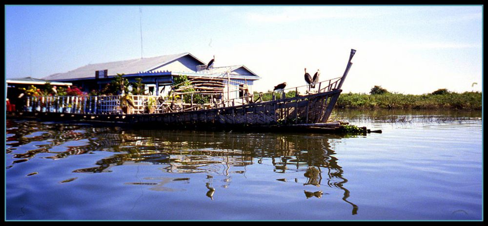 La casa galleggiante..sul Tonle Sap....Cambogia