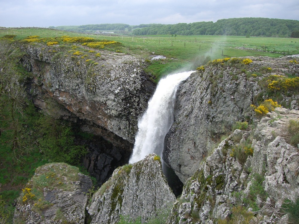 la cascade de Déroc en Aubrac