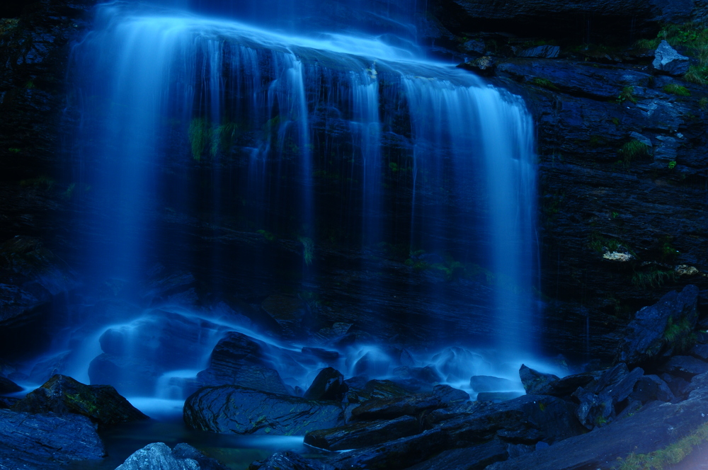 LA CASCATA FATATA by Franco Speroni 