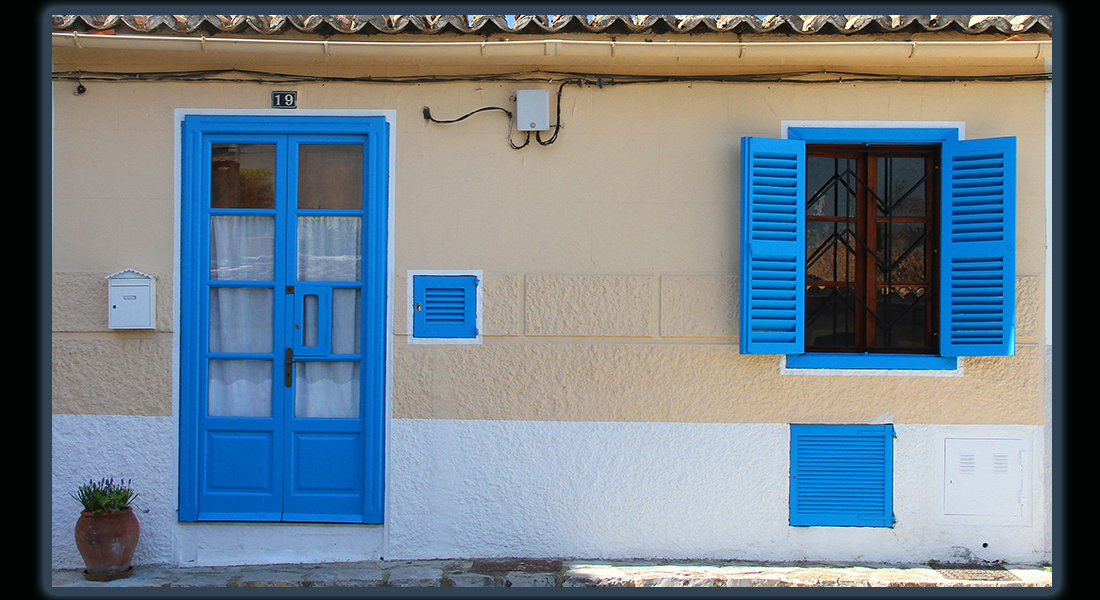 LA CASITA AZUL