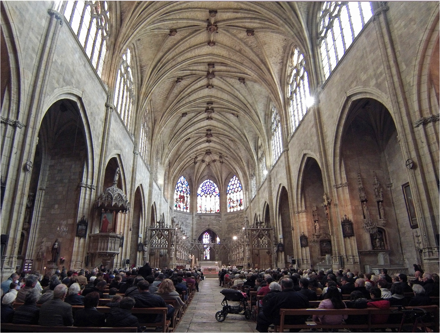 La Cathédrale Saint-Pierre de Condom le dimanche de Pâques