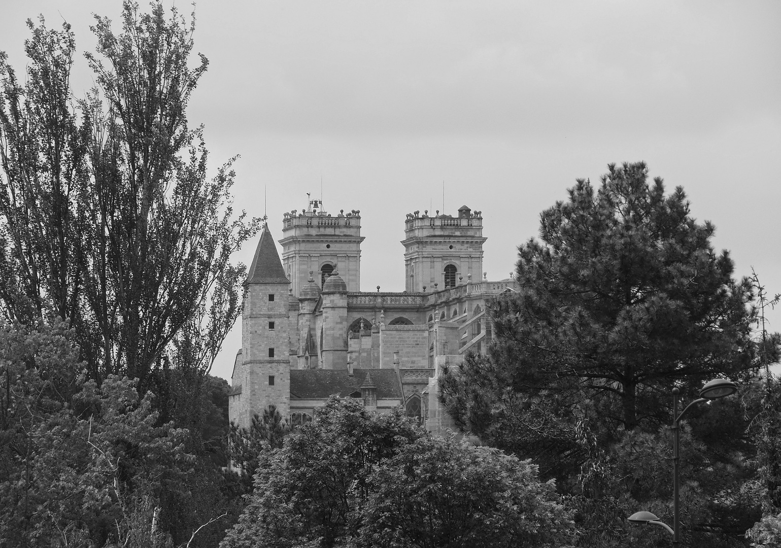 La Cathédrale Sainte-Marie d‘Auch et la Tour d'Armagnac