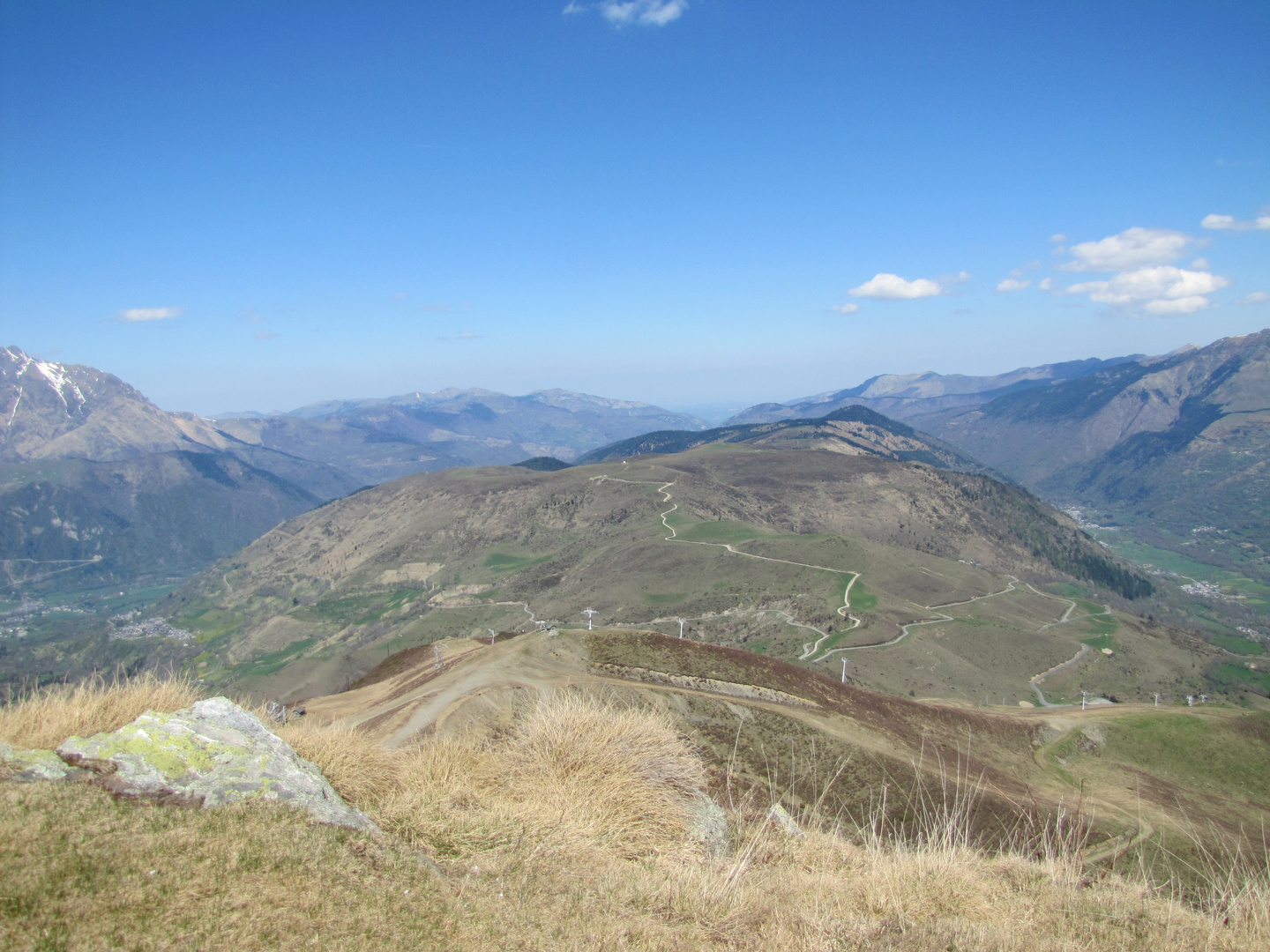 La chaîne des pyrénnées à perte de vue