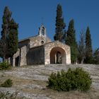 la chapelle dans les Alpilles