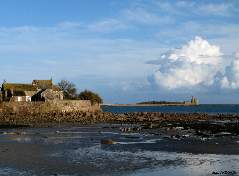 La chapelle des marins à Saint Vaast la Hougue.