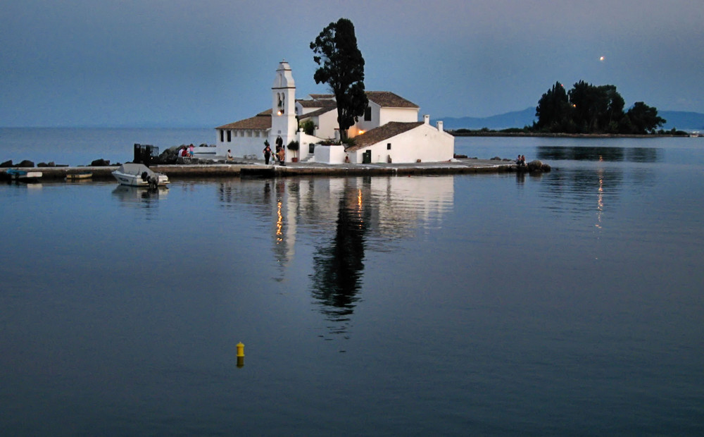 la chapelle sur l'eau