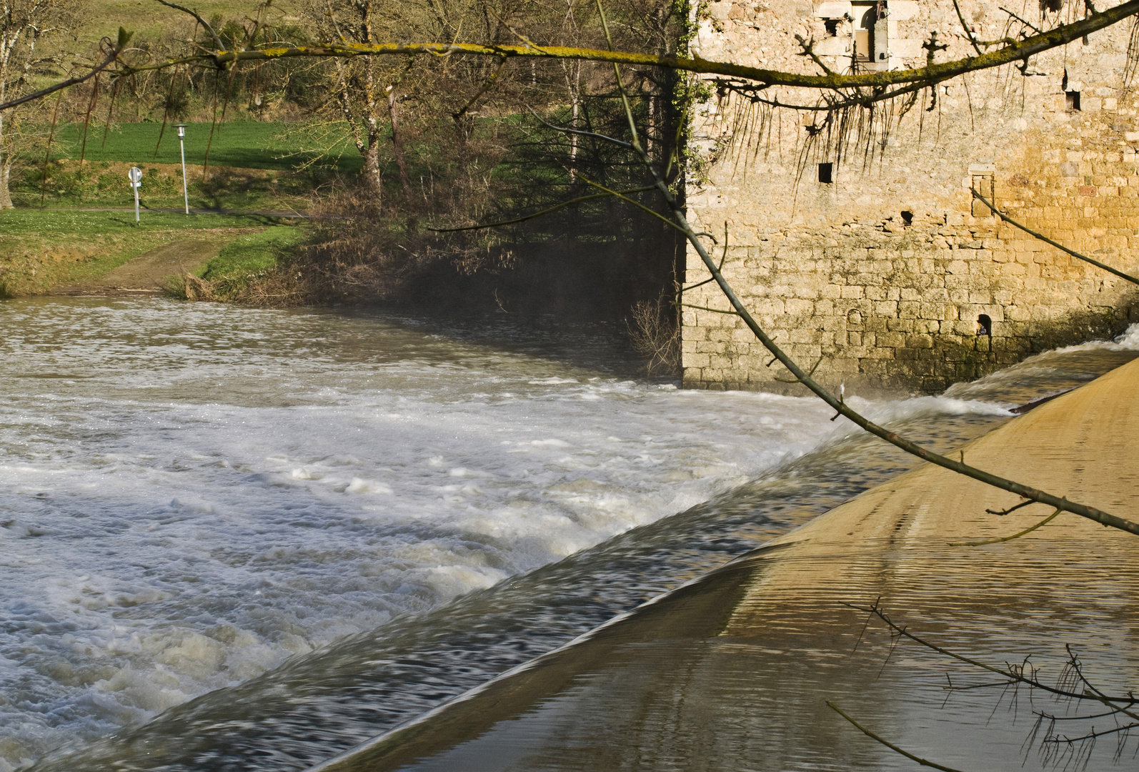 La chaussée au Moulin de Gauge